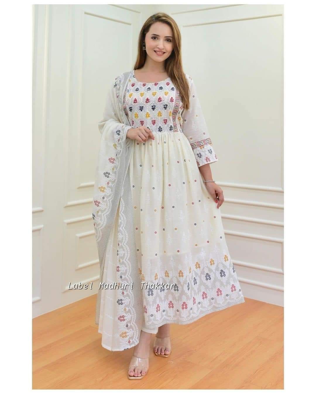 লাক্সারি  গ্রাউন থ্রি পিস