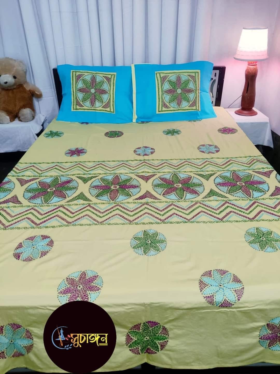  Unique Design Twin Cotton Fabric Cream Colour Print 7/8 Feet Double King Size Bedsheet Set with Two Pillow Covers 