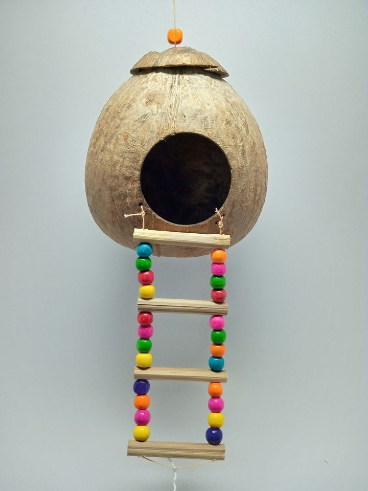  Natural Coconut Shell Bird Nest House 