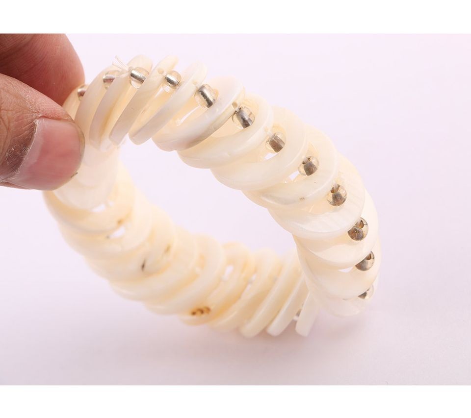  Natural Sea Shell made Bracelet 