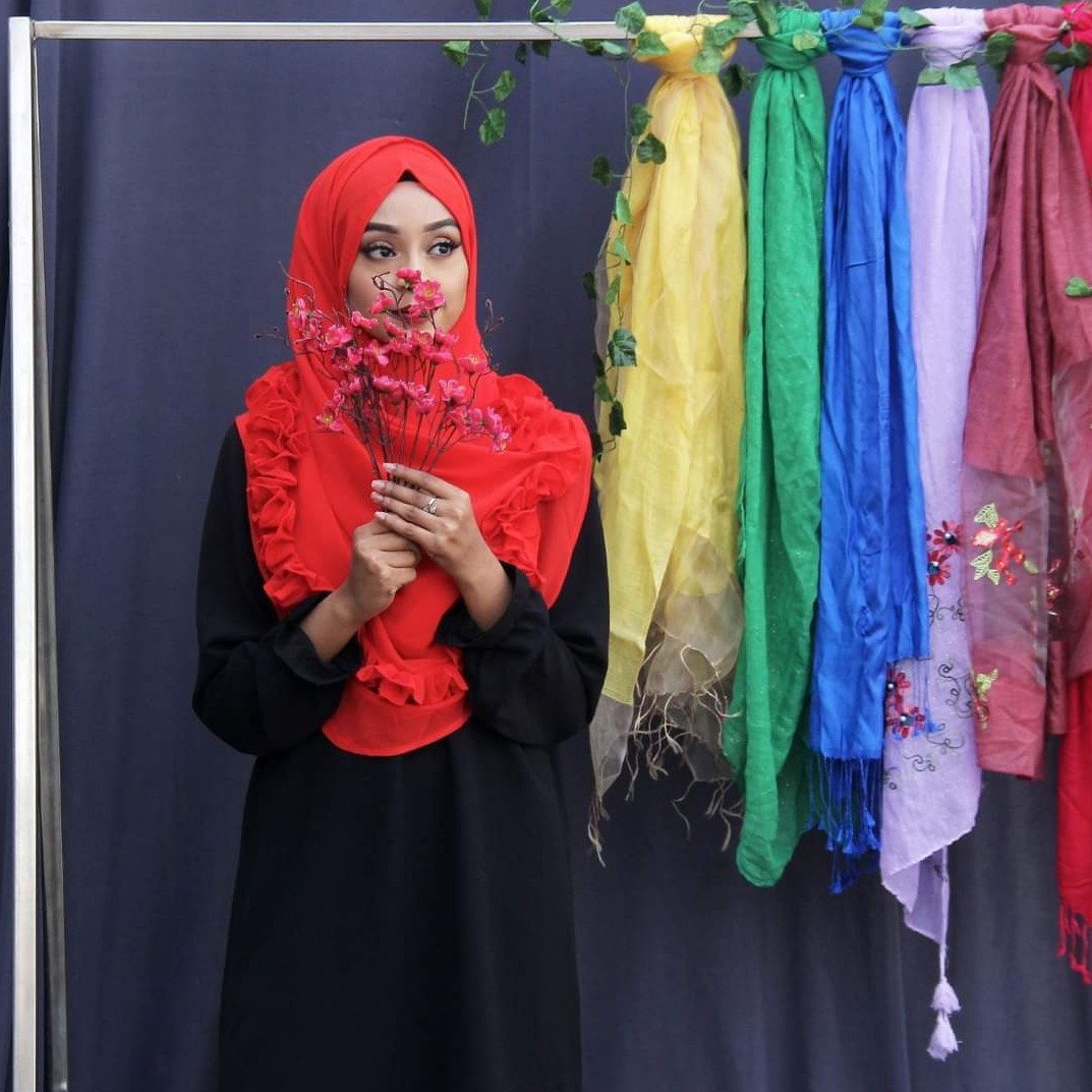 Exclusive Design Rakhi Instant Ready Hijab For Woman-Red